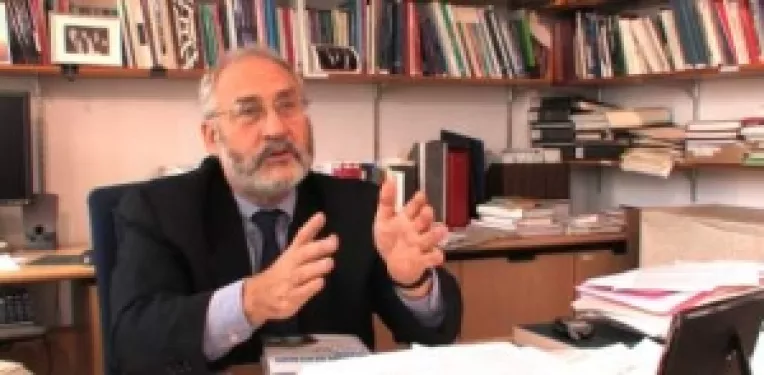 Avertismentul lui Stiglitz: Moneda unica s-ar putea sa nu supravietuiasca presiunilor la care este supusa