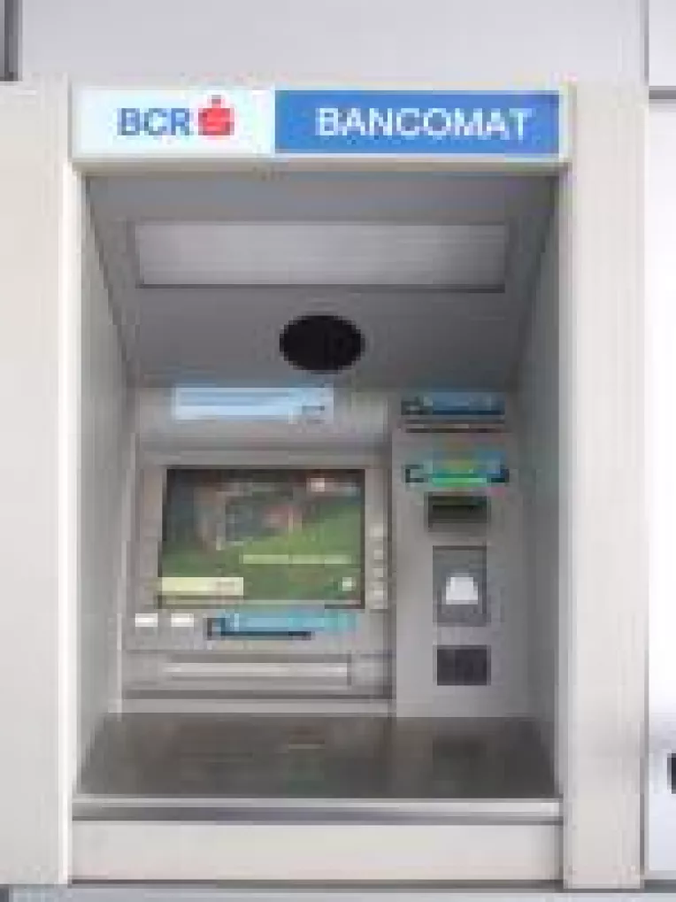 BCR: Oprirea temporara a sistemului informatic care gestioneaza operatiunile cu carduri