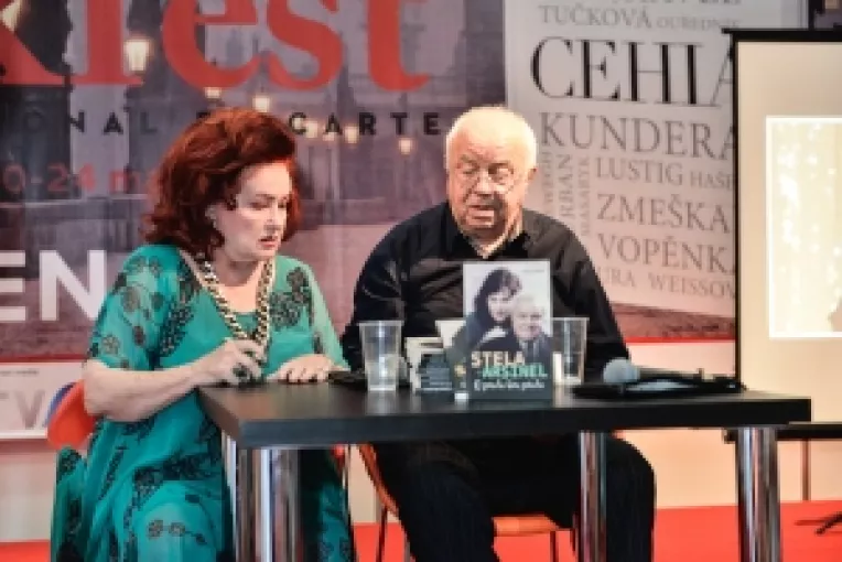 Cartea "Stela Popescu si Alexandru Arsinel.. O pereche fara pereche" de Aurel Storin se bucura de succes