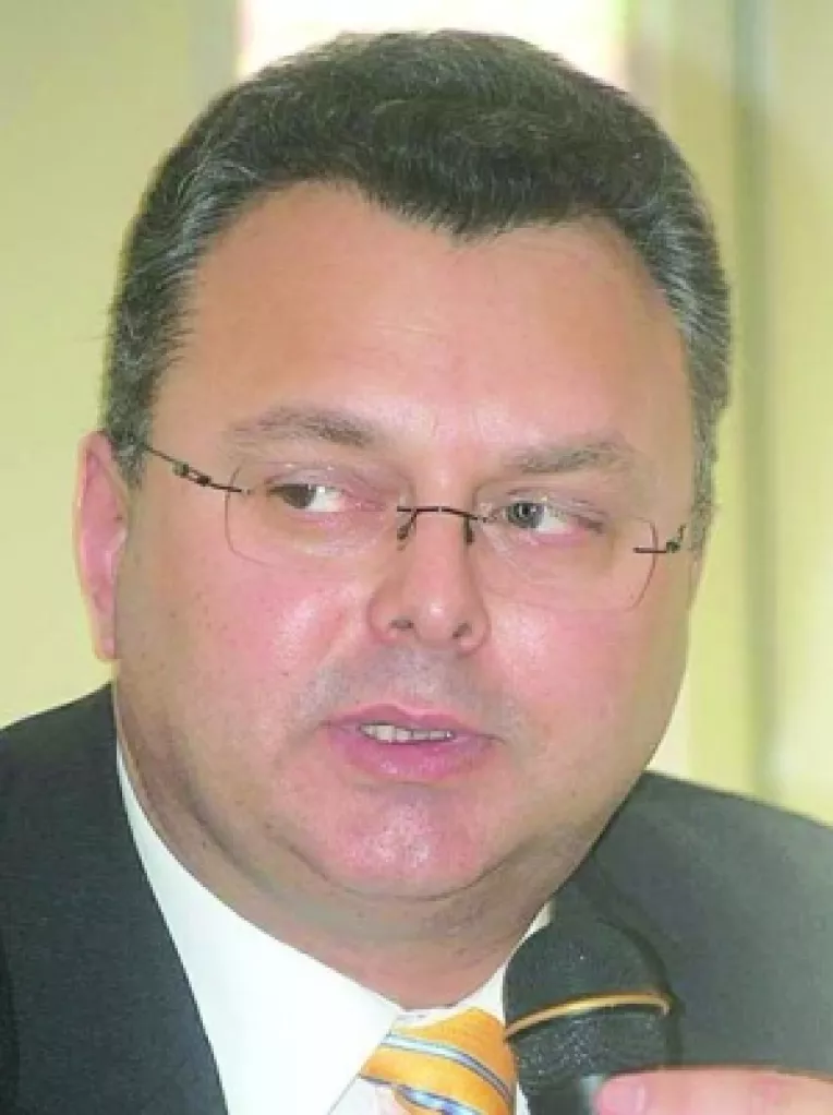 Deputatul Gheorghe Dragomir: "Guvernul nu e in stare de mai mult, decat sa se imprumute"