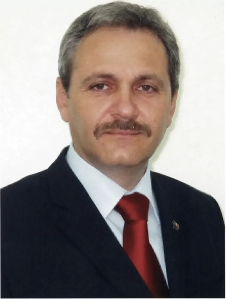 Dragnea: Domnul Boc se joaca cu focul tot vorbind de asumarea raspunderii