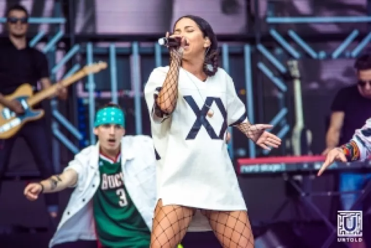 INNA a deschis festivalul UNTOLD de la Cluj printr-un show de senzatie pe Cluj Arena