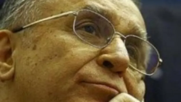 Ion Iliescu: "Negoita e o nominalizare neserioasa, Basescu incalca din nou Constitutia"