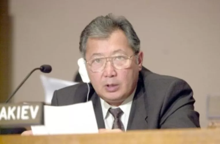 Kurmanbek Bakiev a castigat alegerile in Kirgizstan