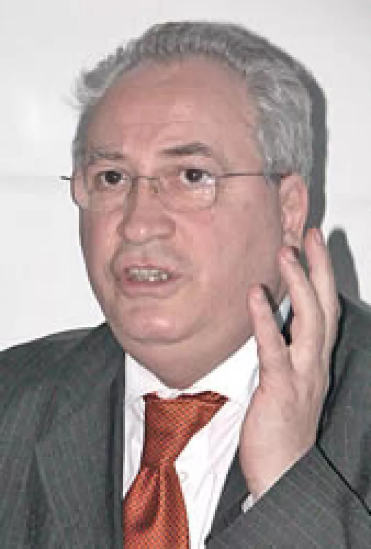 "Luati-o si pe Irina Loghin, ca e populara!"