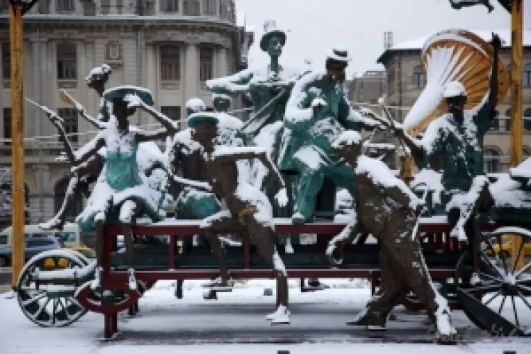 Romania este o punte intre Orient si Occident, sau un poligon experimental unde se testeaza schimbarea mentalului unui popor?