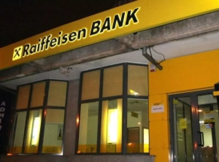 Scad dobanzile la creditele in valuta