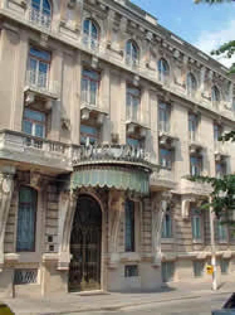 Simbol al litoralului, Hotel "Palace" a ajuns o rusine