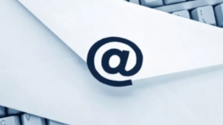 Toti grecii sunt obligati sa  aiba o adresa de email valida