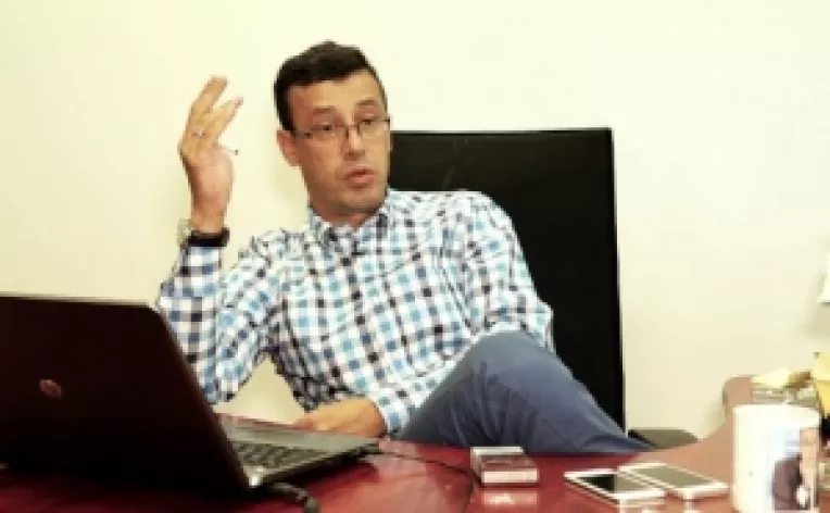 Victor Ciutacu este uluit si indignat de gestul presedintelui klaus Iohannis de a-l desemna premier pe Sorin Grindeanu prin SMS!