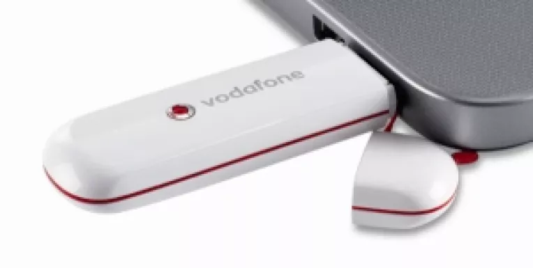 Vodafone si Telekom ofera internet pentru laptop fara abonament, prin intermediul unui modem USB
